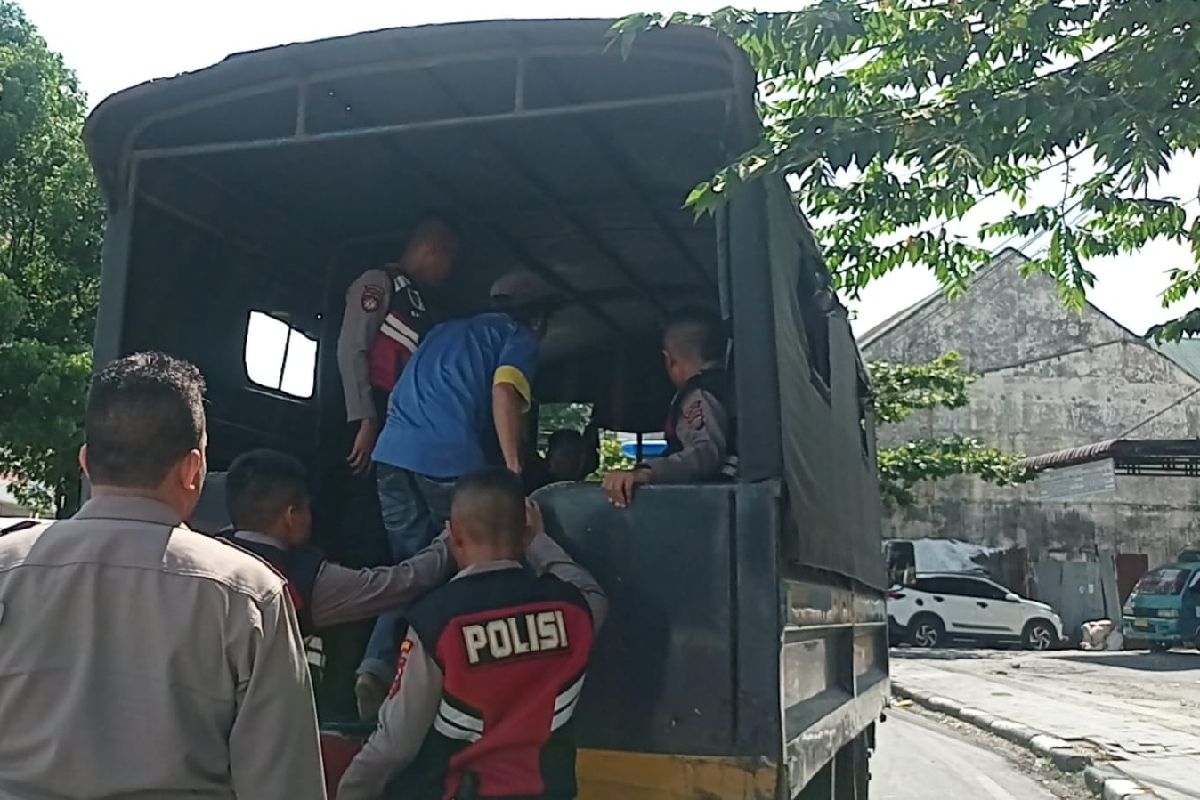 Polrestabes Medan-Sumut  amankan 99 juru parkir liar