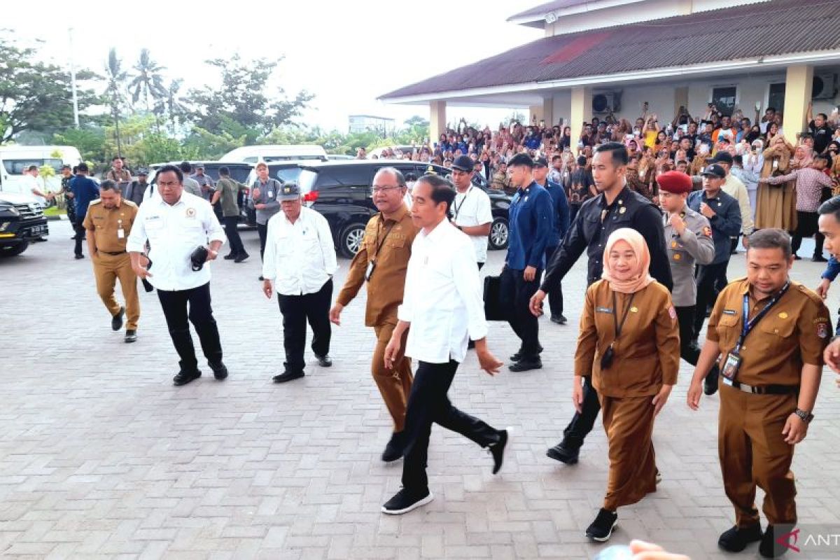 Presiden Jokowi tinjau sarana prasarana RS Toto di Bone Bolango