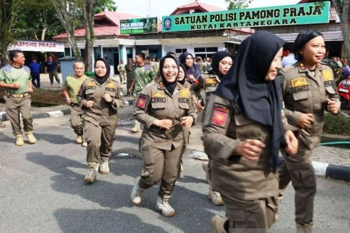 Satpol PP Kukar laksanakan pembinaan fisik