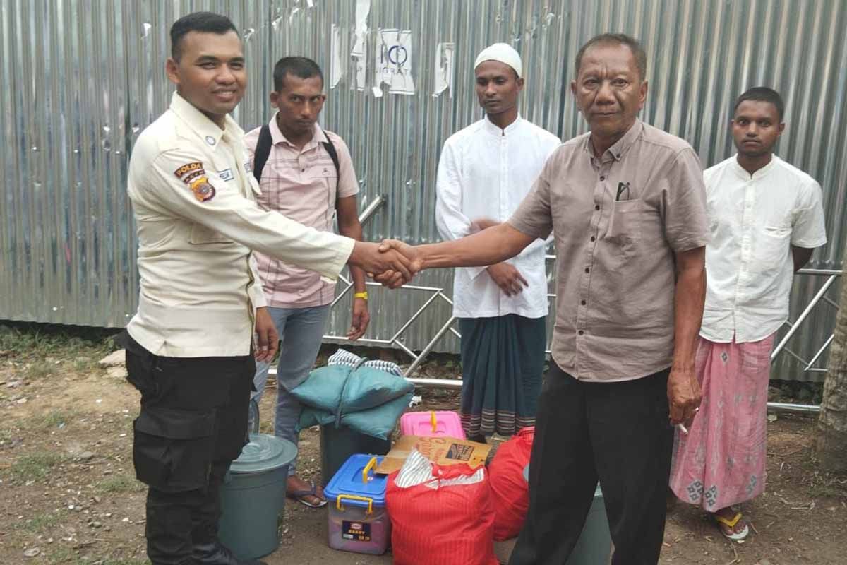 Pemkab Aceh Timur pindahkan tiga imigran Rohingya ke Lhokseumawe