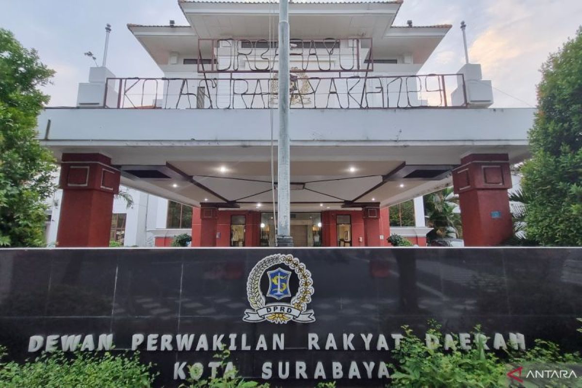 Komisi C DPRD Surabaya minta proyek penanganan banjir selesai Agustus 2024