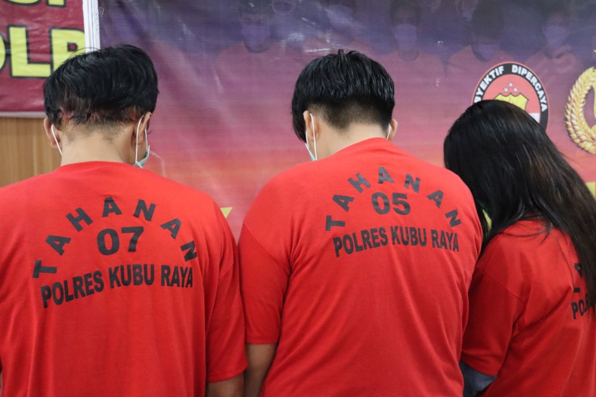 Polres Kubu Raya gagalkan penyelundupan sabu di pakaian dalam