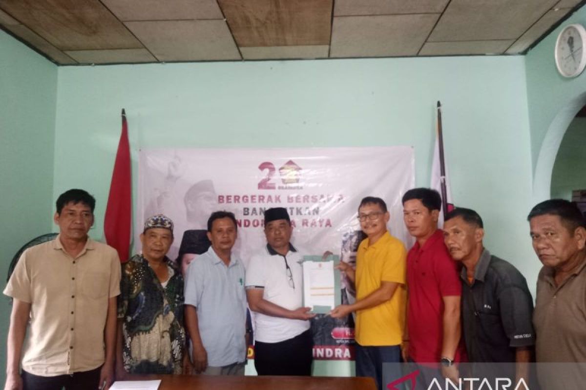 Tim Djoni Alamsyah ambil formulir pendaftaran Cakada 2024 di Gerindra Belitung