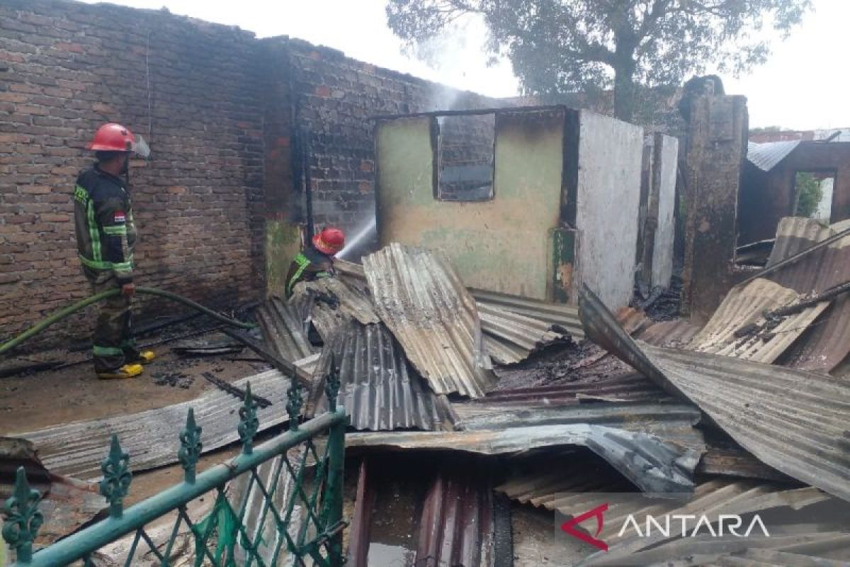 Sebanyak delapan rumah di Medan ludes terbakar