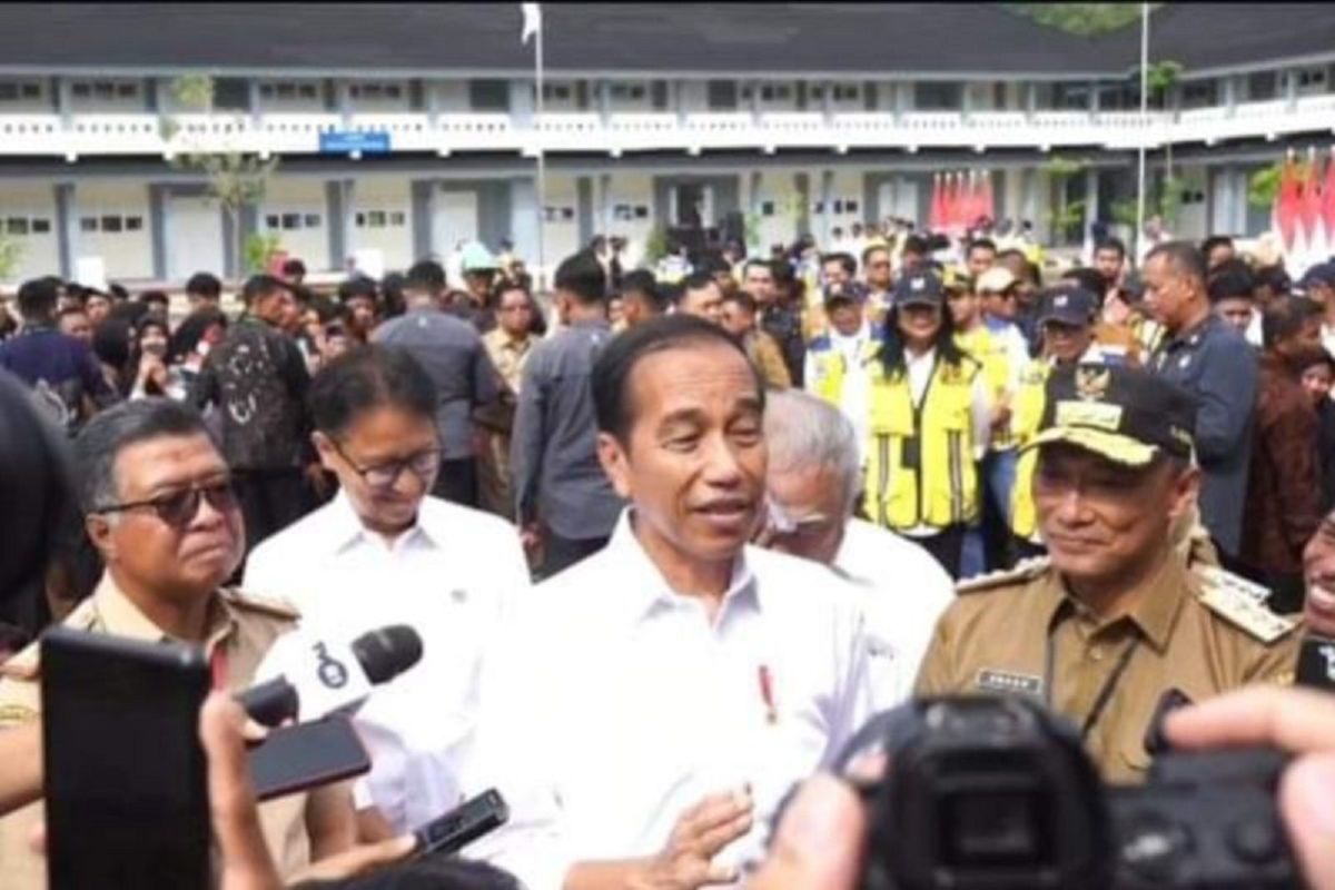 Presiden Jokowi janjikan mobil listrik untuk praktikum SMK Mamuju