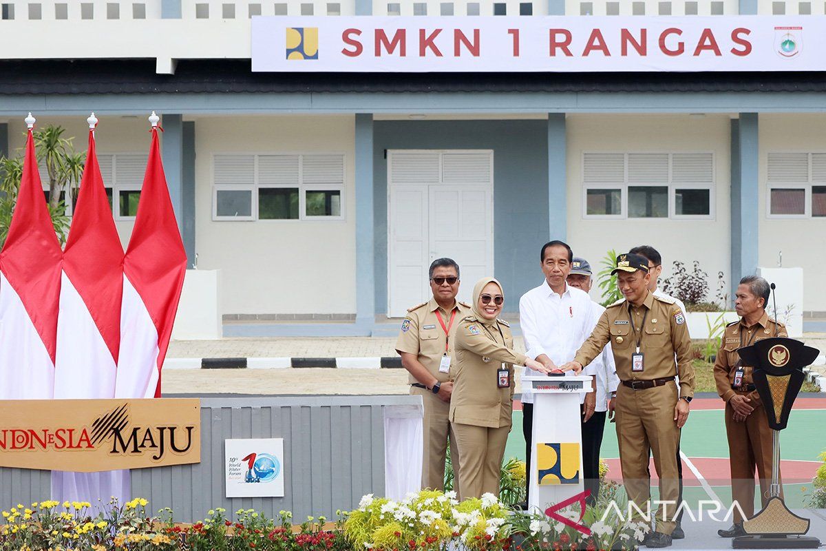 Presiden Jokowi kirim mobil listrik ke SMK terdampak gempa di Sulbar