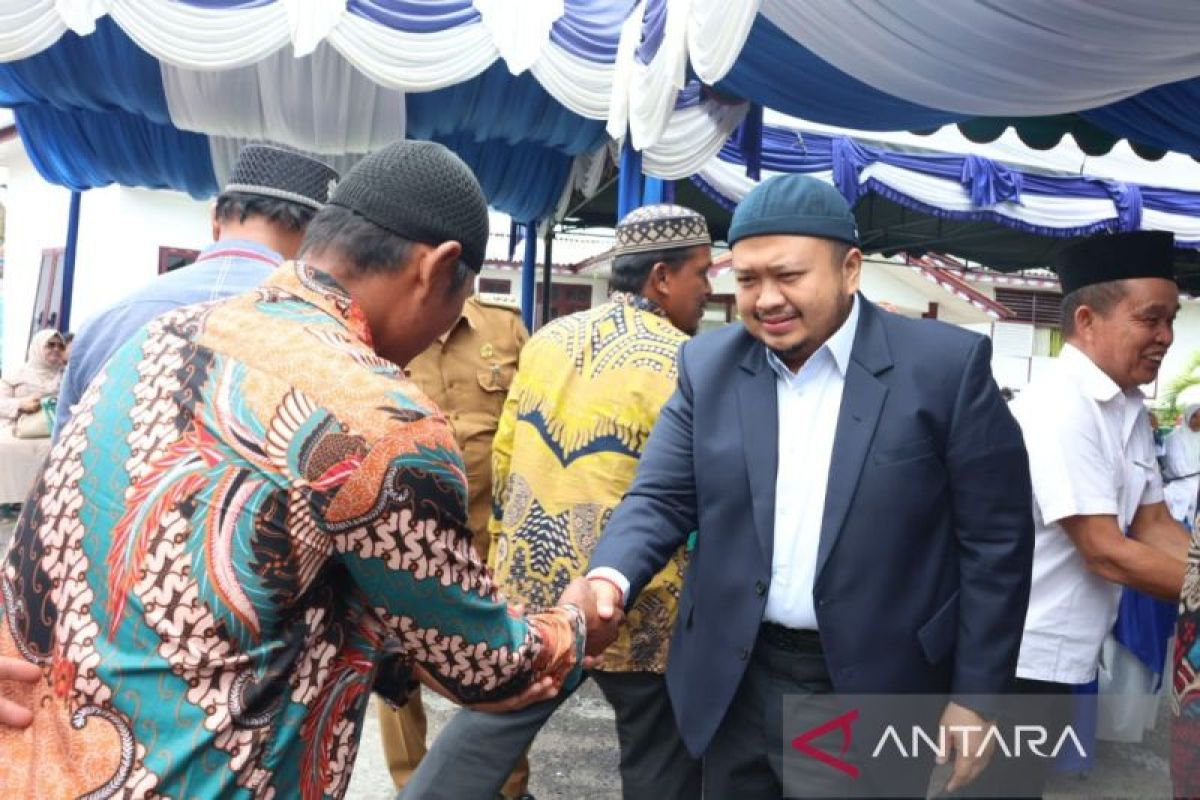 Bupati Tapsel manfaatkan halal bihalal saling bermaafan bersama masyarakat Sipirok