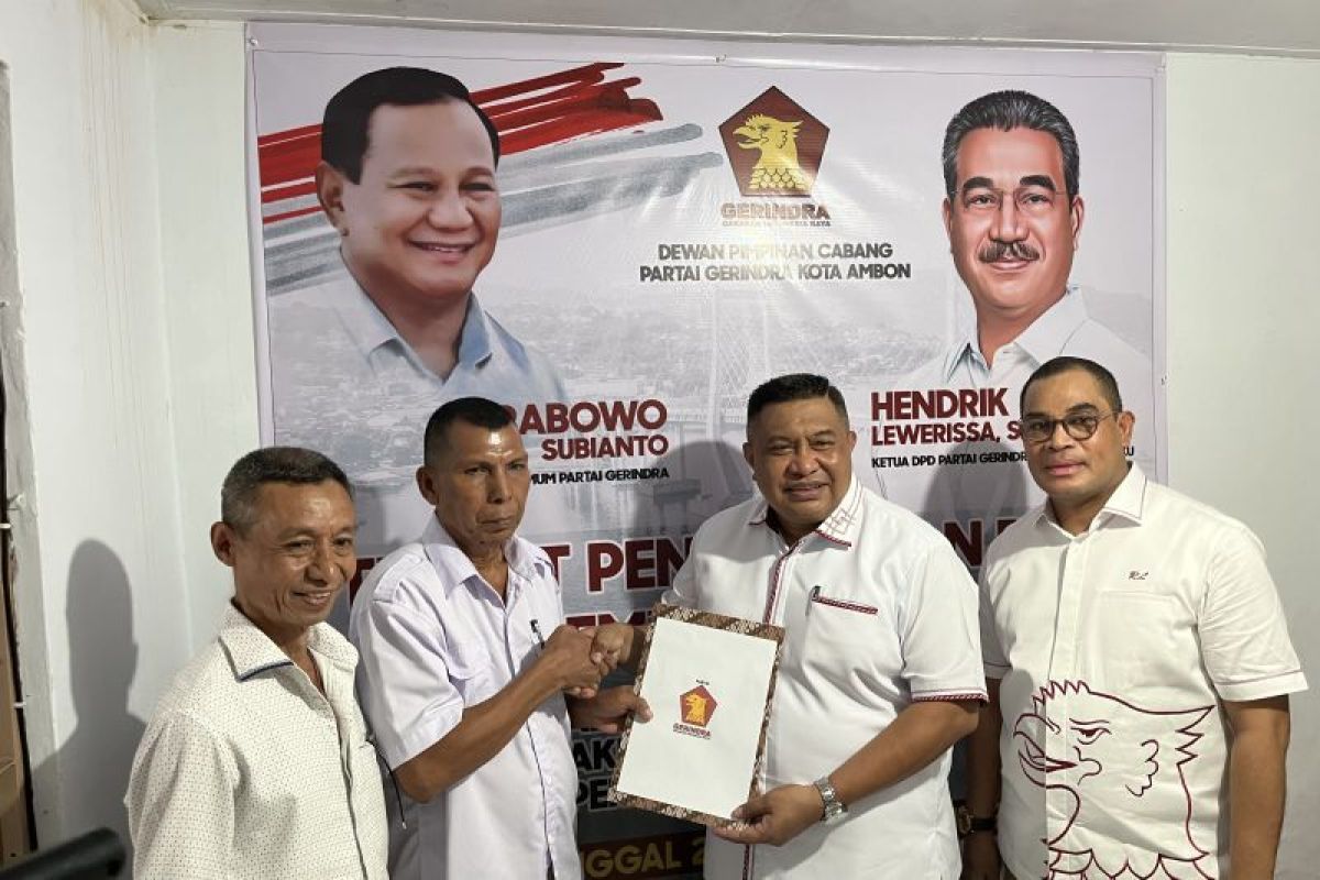 Sekkot Ambon Agus Ririmasse ambil formulir calon Wali Kota ke Gerindra