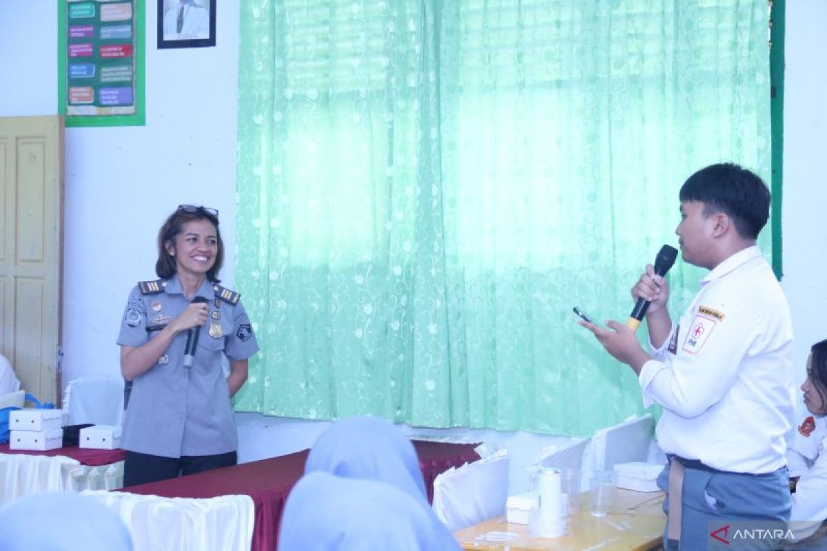 Imigrasi Banggai jadi pemateri di Program Jaksa Masuk sekolah