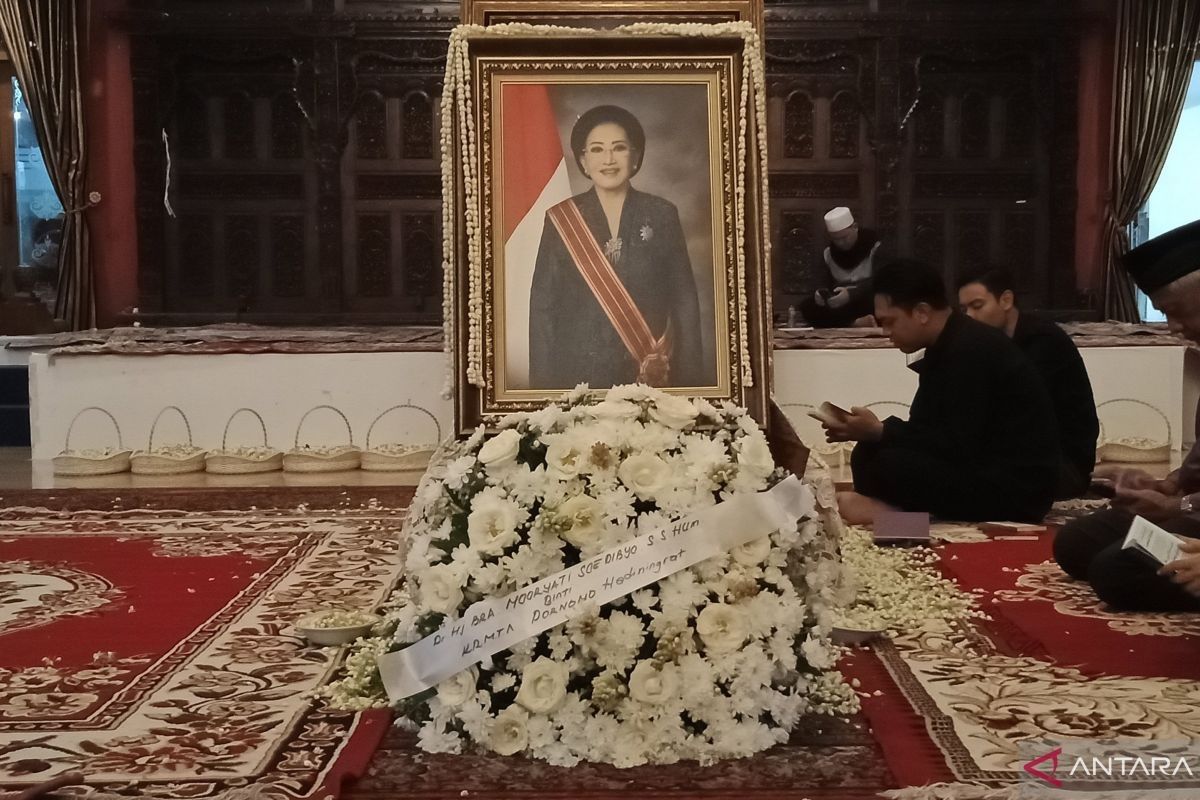 Jenazah pendiri Mustika Ratu Mooryati Soedibyo dimakamkan Rabu siang di Bogor