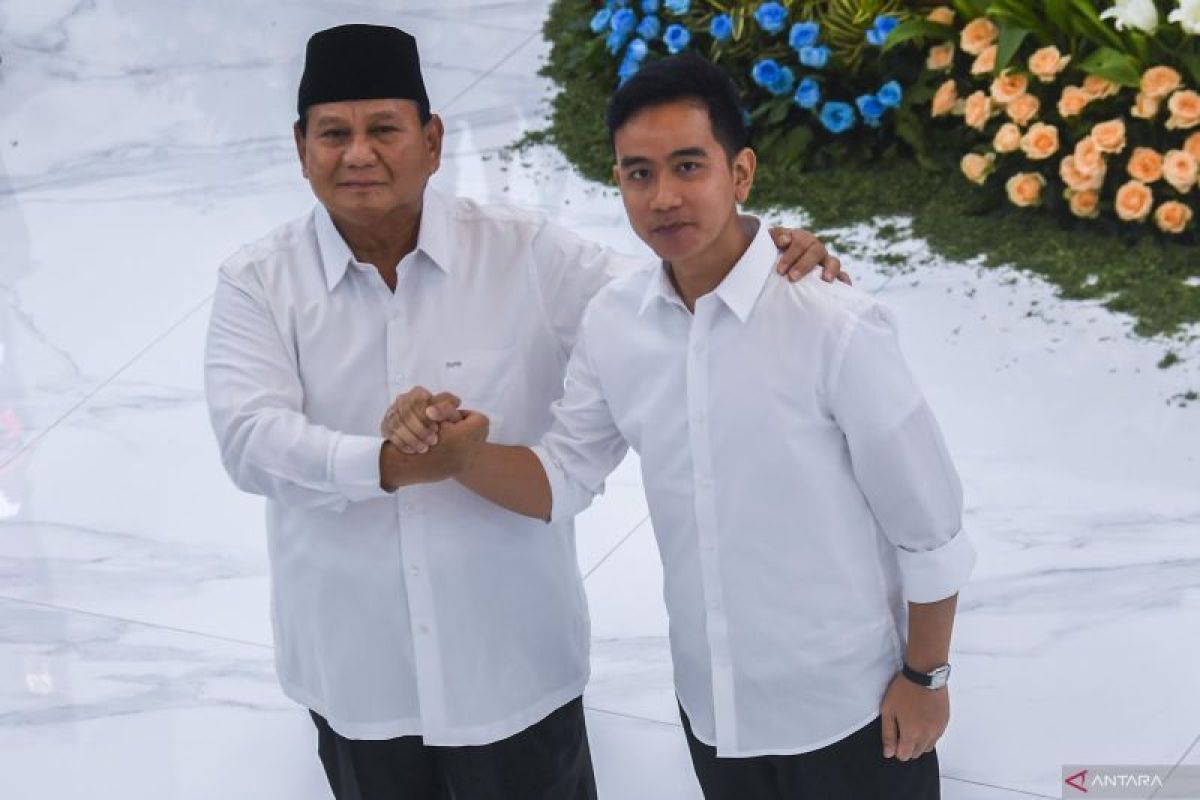 Prabowo thanks President Jokowi for smooth running of elections
