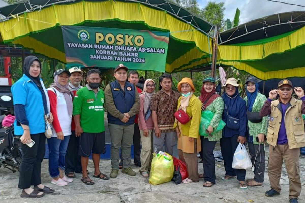 Fatayat NU Murung Raya berperan aktif bantu korban banjir