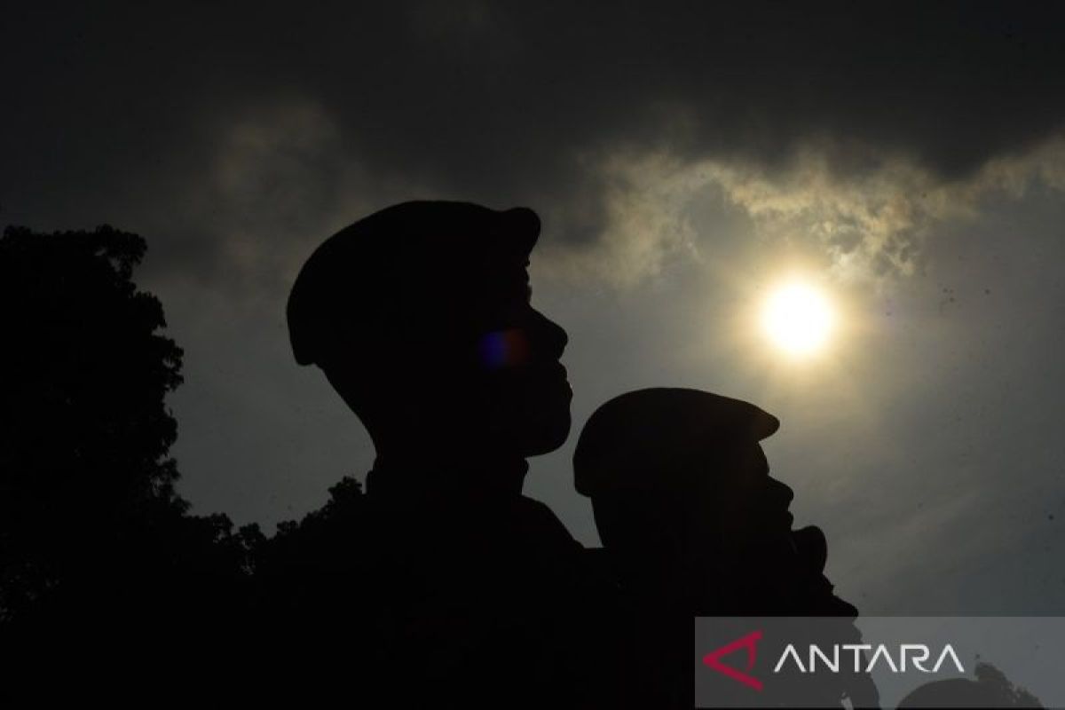 TNI sebut satu dari dua prajurit yang tersambar petir meninggal dunia