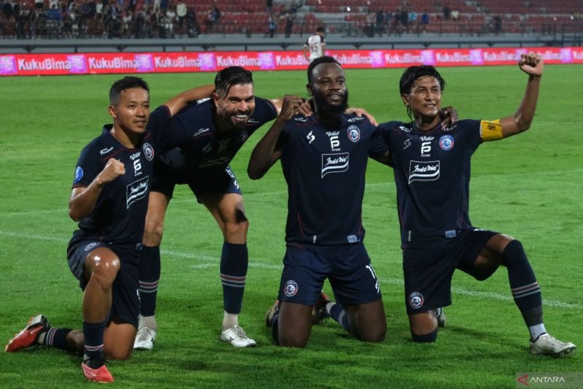 Arema enggan tergesa tunjuk pelatih untuk musim depan