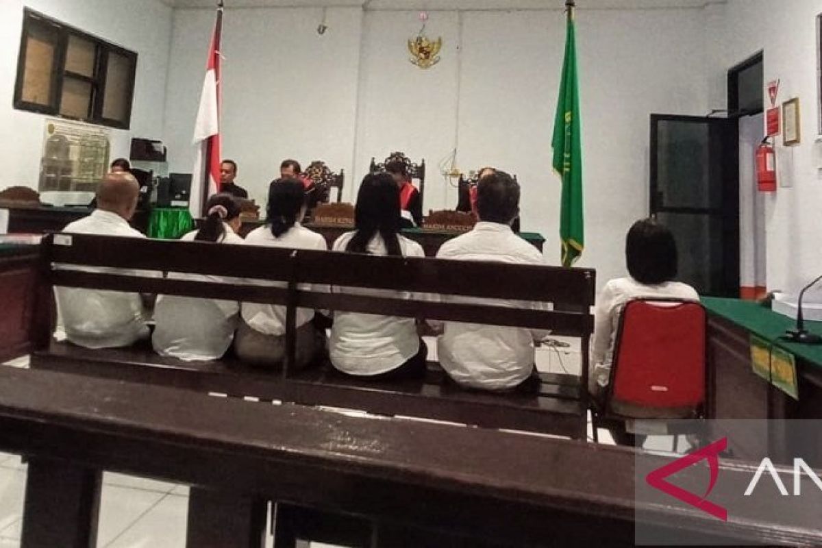 Hakim Tipikor PT Ambon menambah hukuman dua terdakwa fiktif SPPD