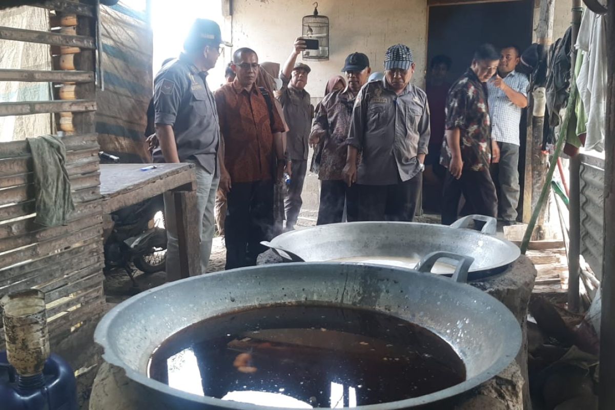 Pemkab Pasaman Barat gandeng Balitbang propinsi pelajari pembuatan gula merah dari sawit