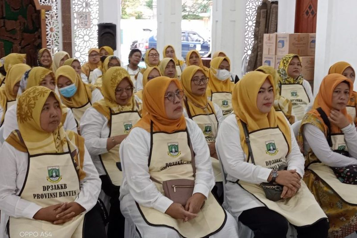 Pelatihan tata boga untuk pemberdayaan ekonomi perempuan Banten