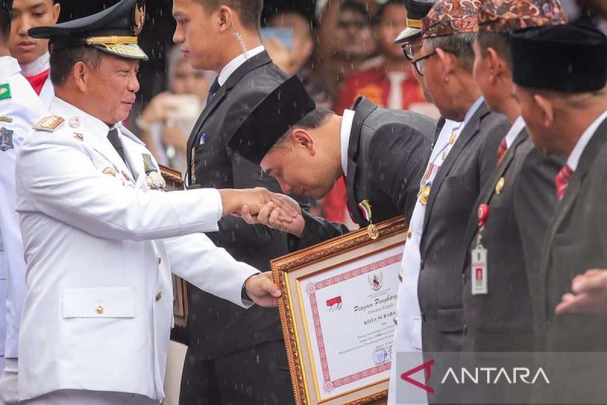 DPRD Surabaya: Pemkot wajib tingkatkan kinerja usai terima penghargaan Otoda