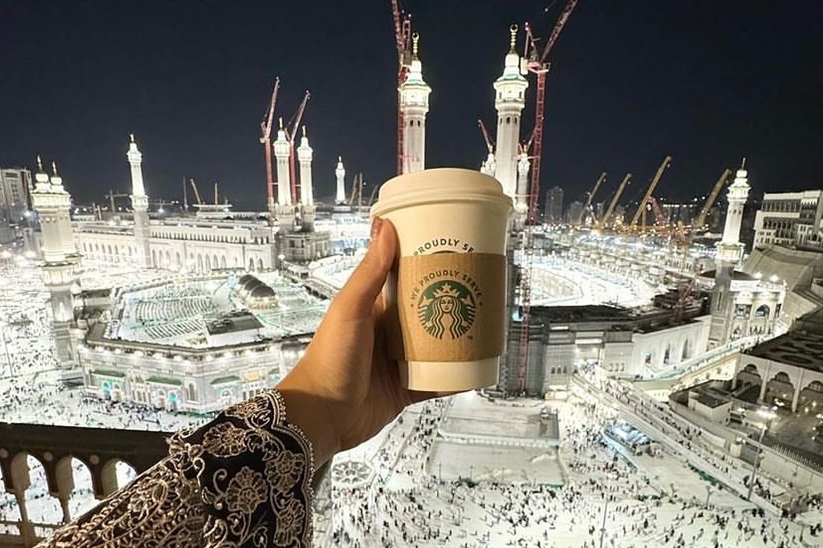 Unggah foto Starbucks di Mekkah, Zita Anjani dikecam