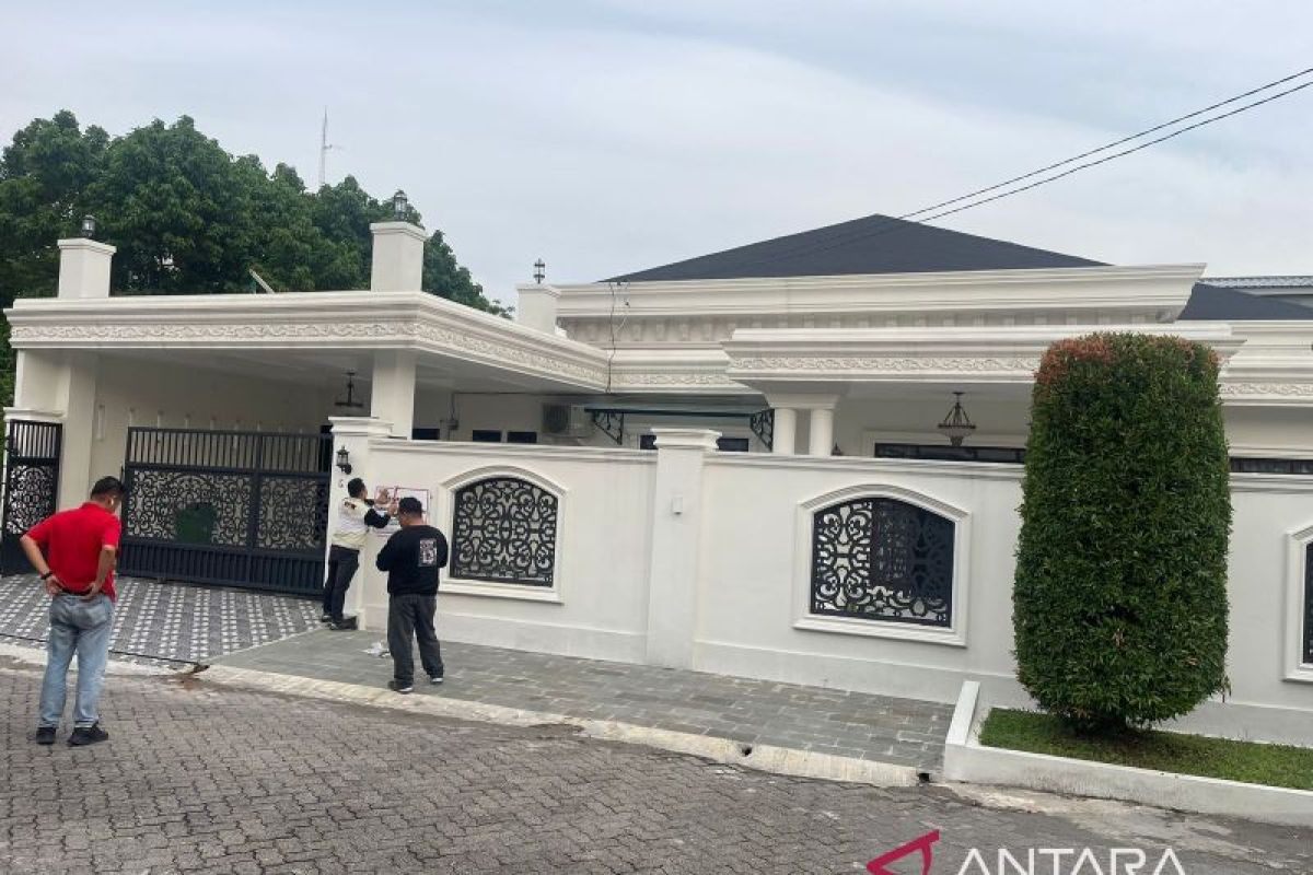 KPK sita rumah mewah Bupati Labuhan Batu nonaktif senilai Rp5,5 miliar