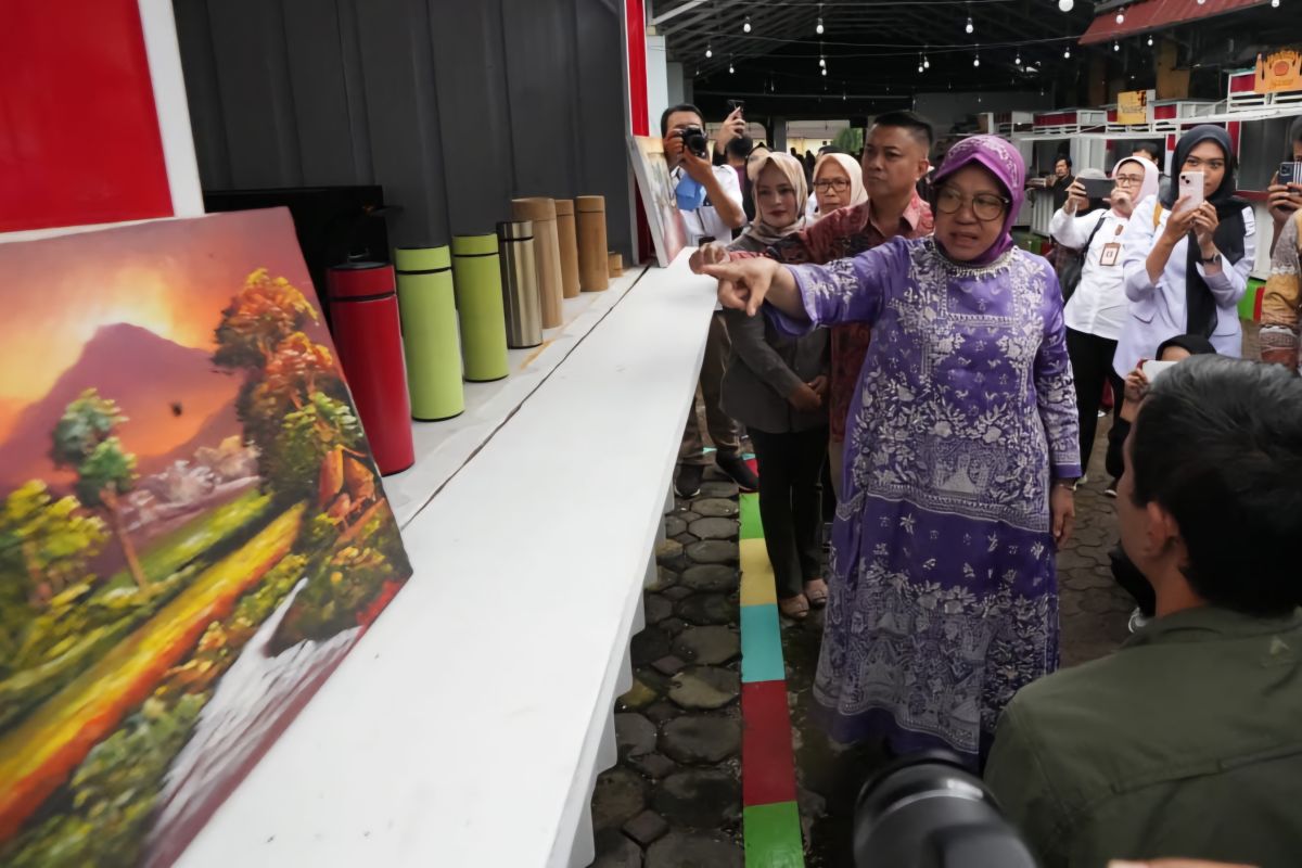 Minister opens Pena outlet in W Java’s Lembang