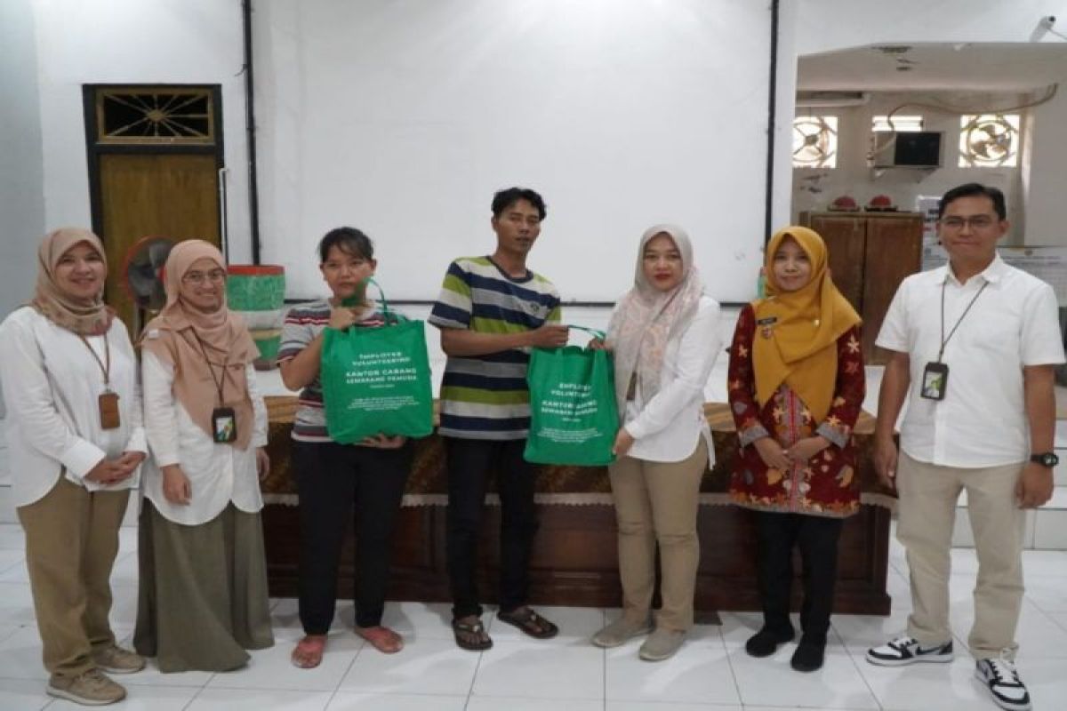 BPJS Ketenagakerjaan Semarang Pemuda gelar employee volunteering