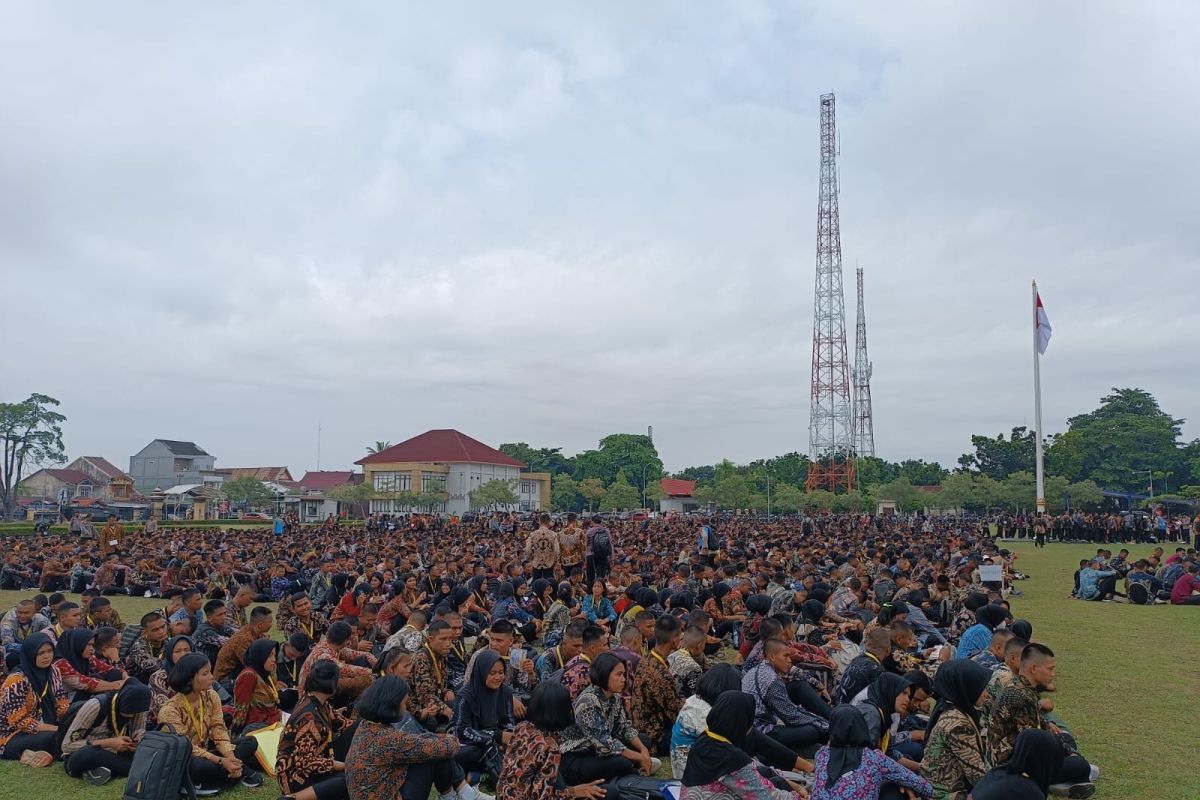 Ribuan peserta calon polisi padati Mapolda Riau
