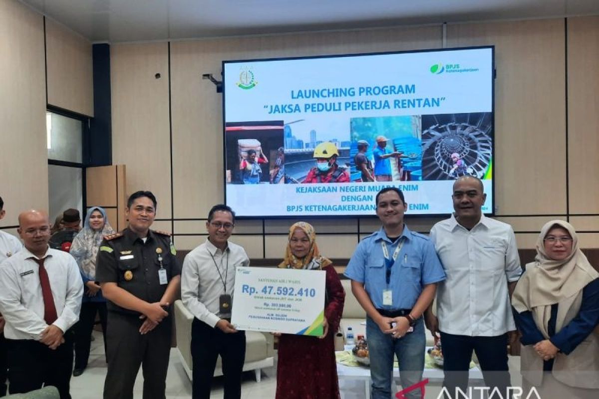 Pada kegiatan jaksa peduli pekerja rentan, BPJAMSOSTEK Muaraenim bayar klaim ahli waris