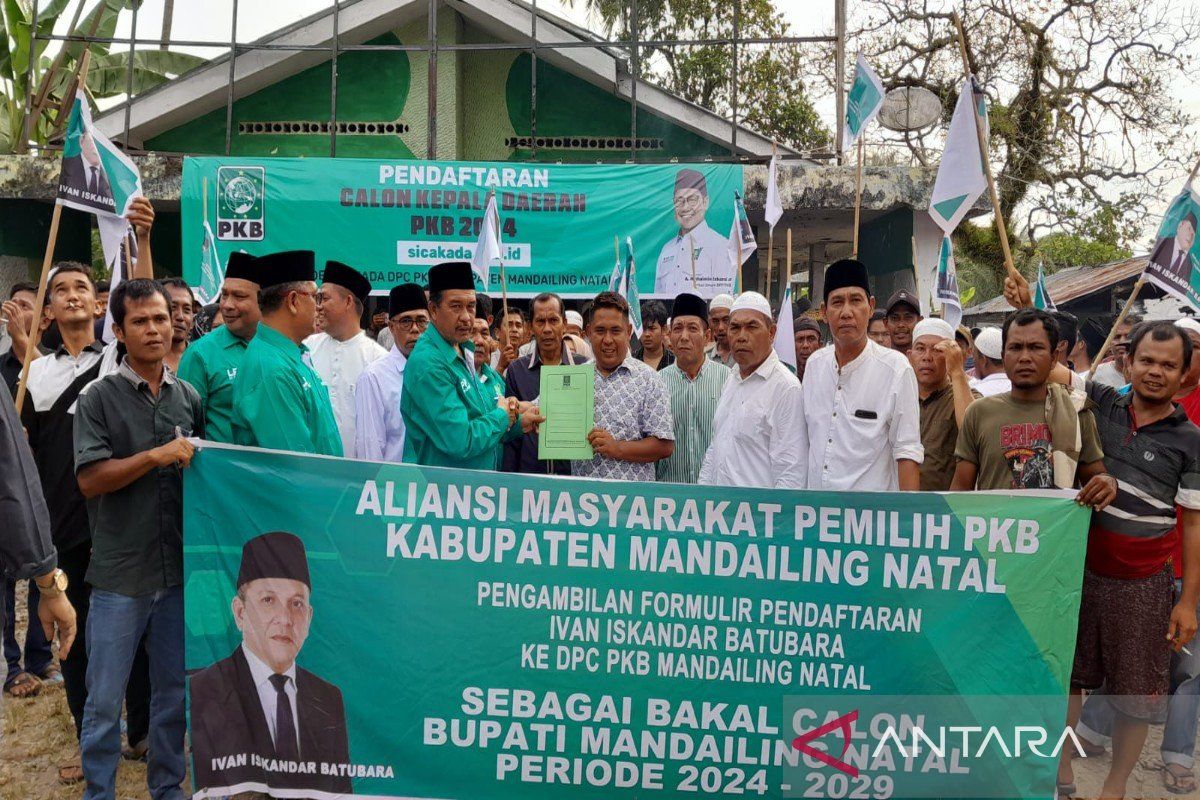 Aliansi masyarakat pemilih ambil formulir Bacakada Madina untuk Ivan Iskandar Batubara