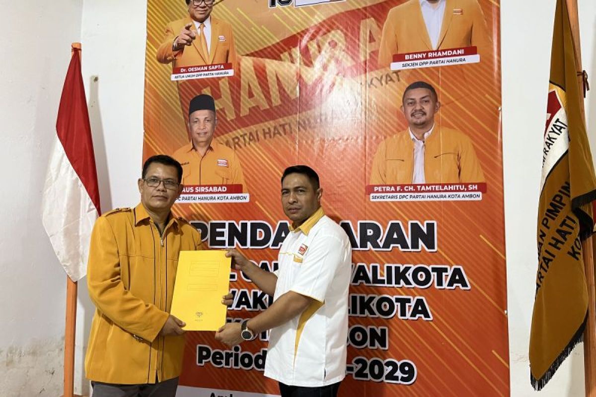 Ketua BPP Maluku ambil formulir daftar calon wakil wali kota Ambon ke Hanura