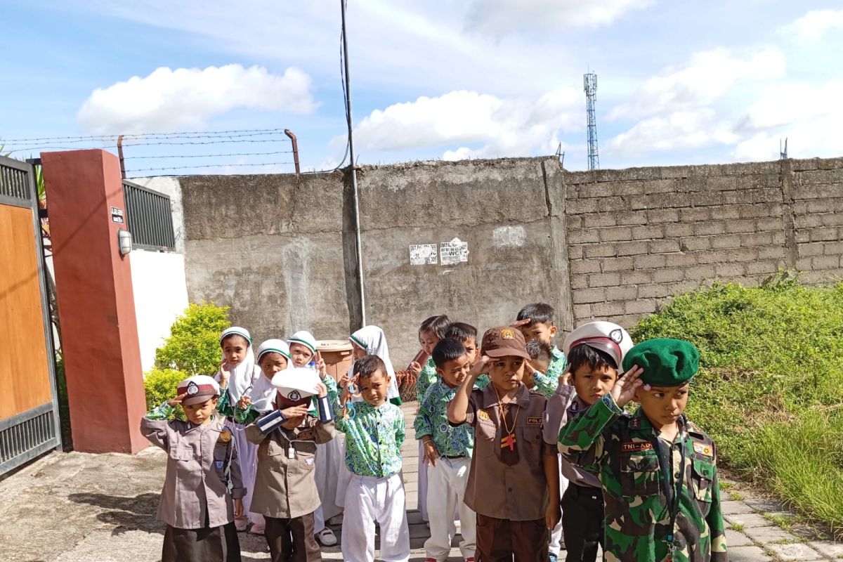 Disdik: Tidak ada perubahan seragam di Mataram tahun ajaran baru