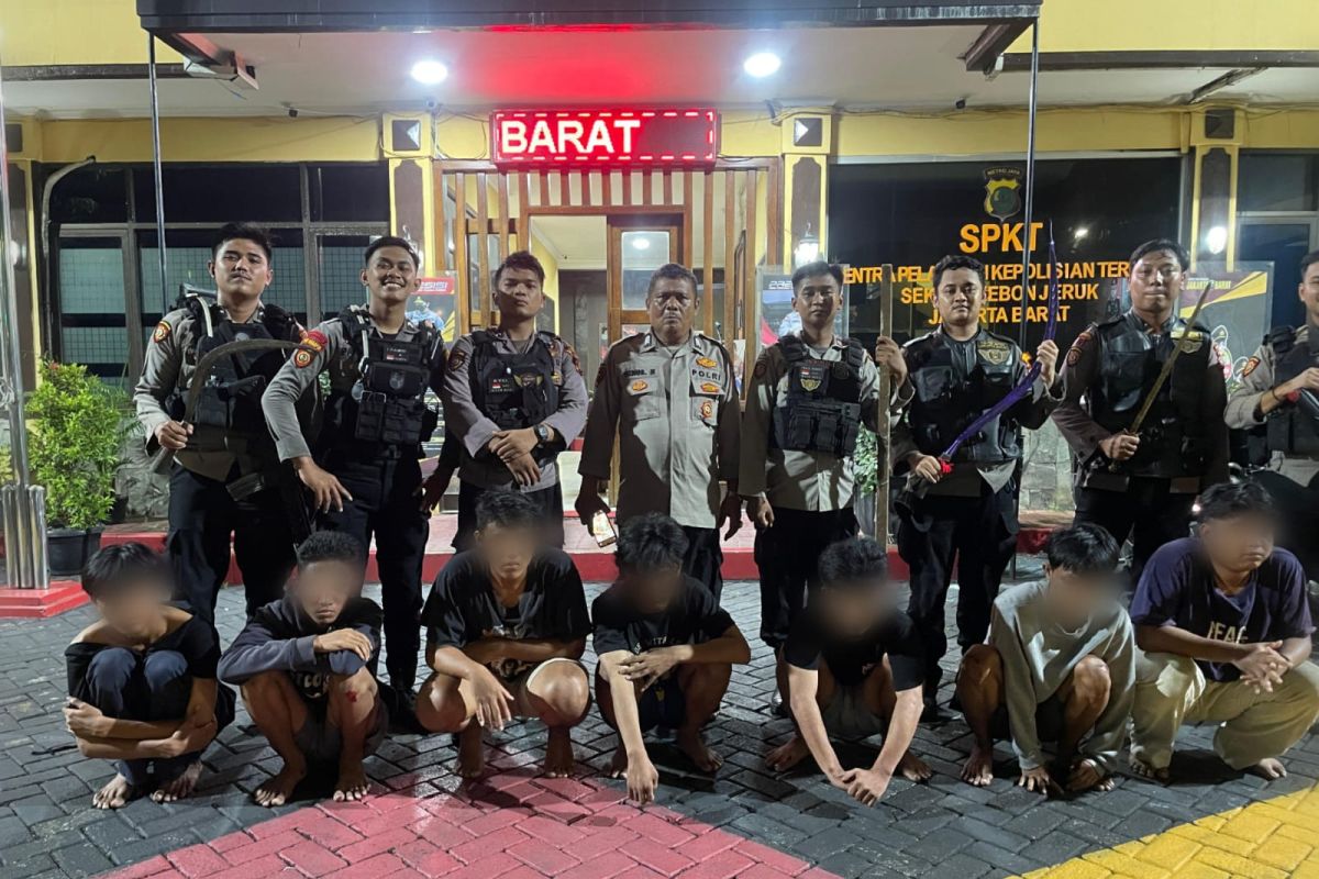 Polisi tangkap 12 remaja hendak tawuran di dua lokasi di Jakarta Barat