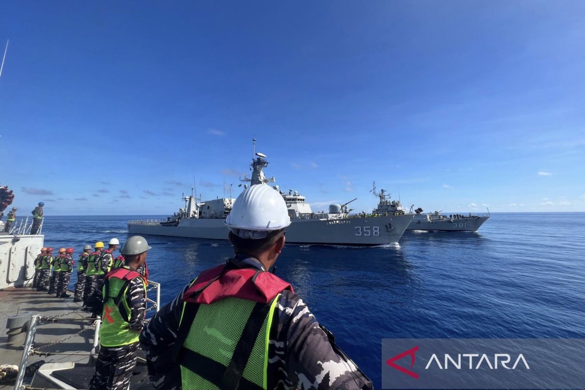 Three navy vessels join combat preparedness drill in North Natuna Sea