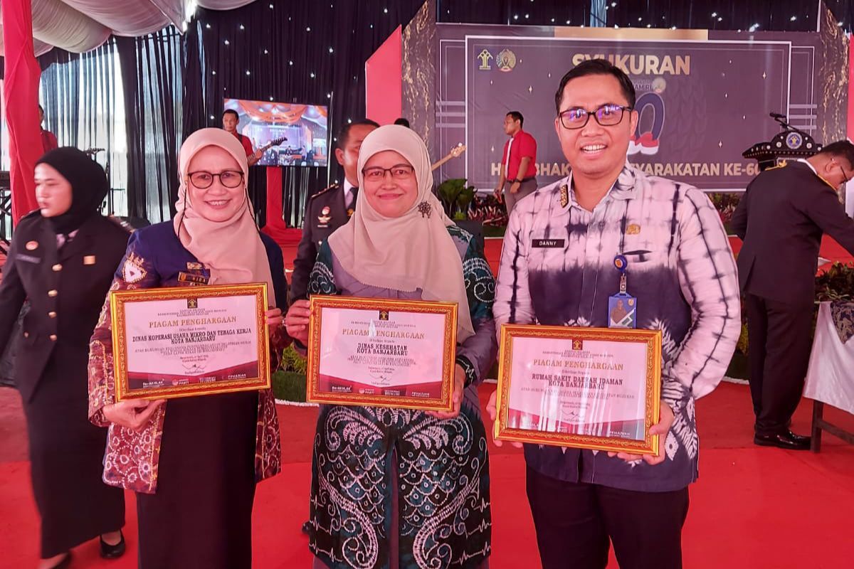 Tiga SKPD Pemkot Banjarbaru raih penghargaan Kemenkumham
