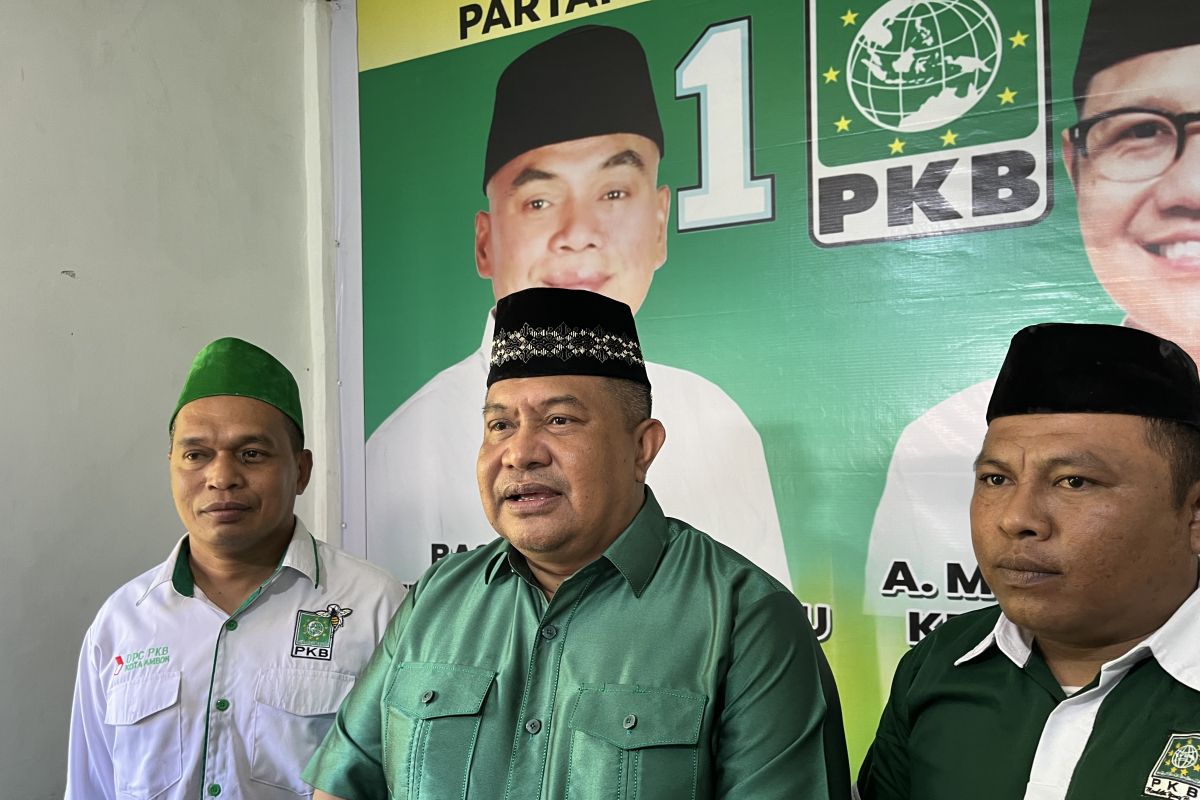 Agus Ririmasse resmi daftar bakal calon wali Kota Ambon ke PKB