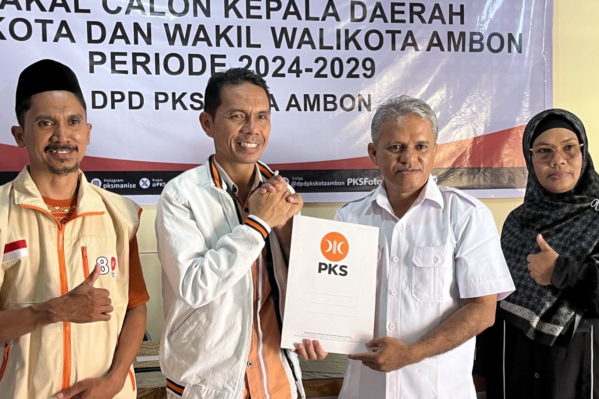 Yusuf Wally siap maju bakal calon Wakil Wali Kota Ambon