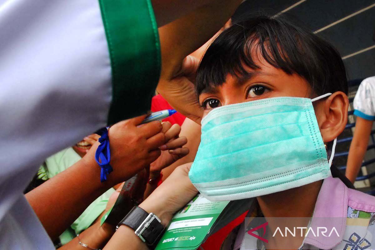 Dokter anjurkan anak pakai masker untuk cegah penyakit saat pancaroba