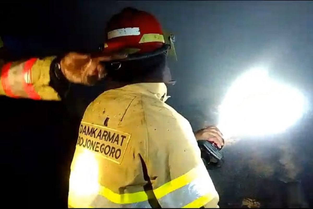 Gudang beras milik kades di Bojonegoro terbakar