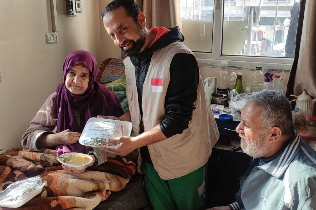 Bantuan Buttonscarves melalui Dompet Dhuafa diterima warga Gaza Selatan