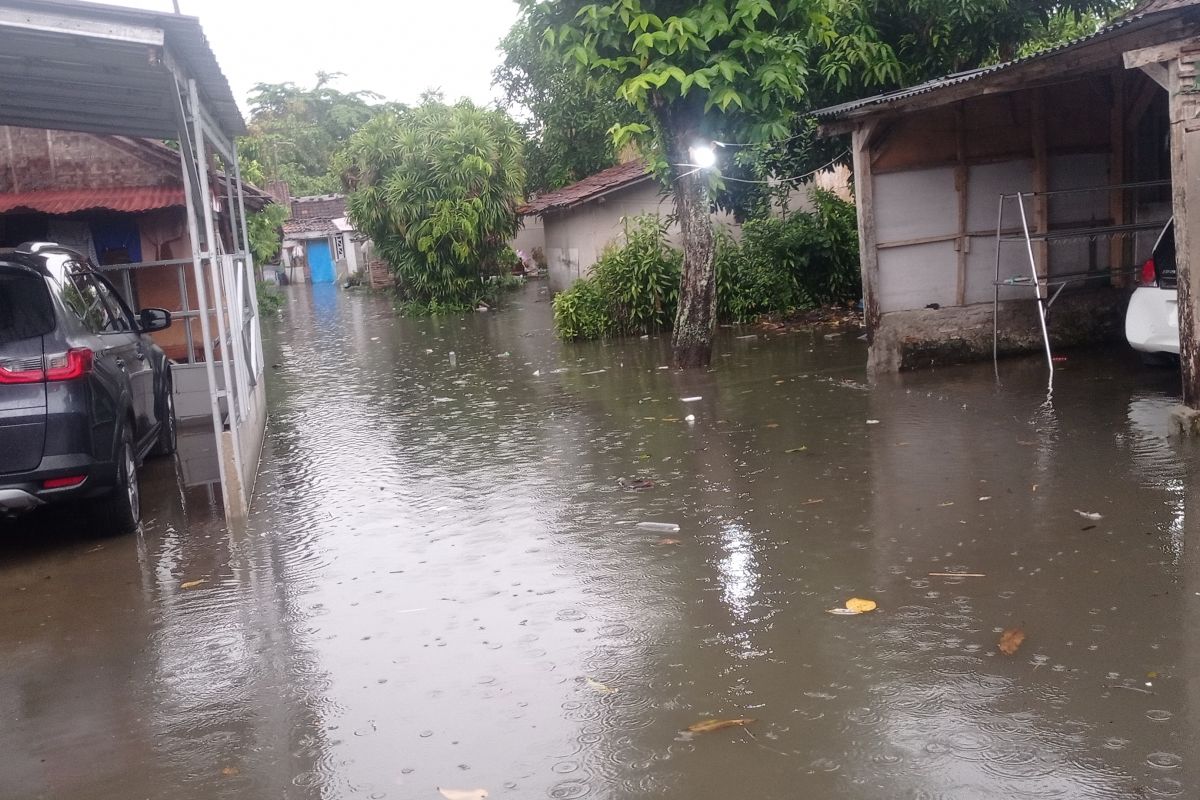 BPBD Lebak minta warga waspada banjir dan longsor