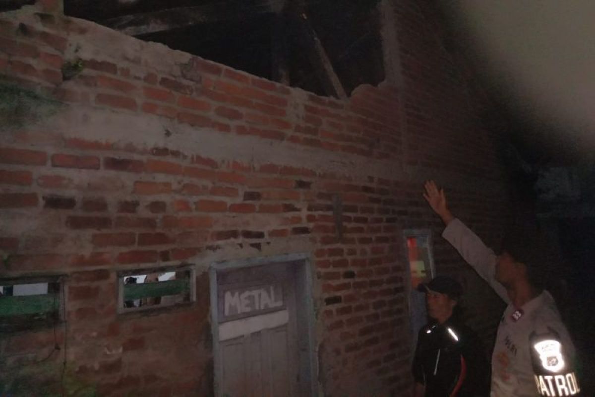 Puluhan rumah warga rusak akibat gempa Garut, Jabar