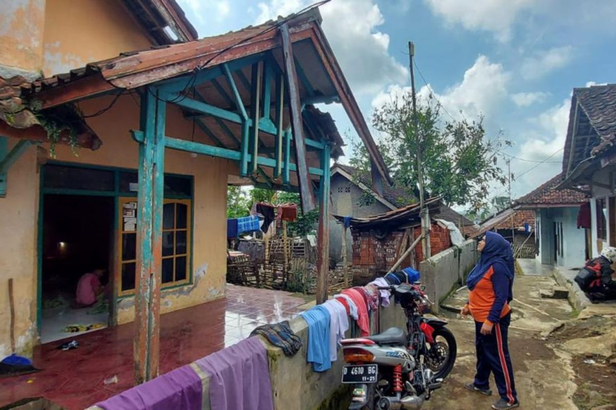 Tagana sebut puluhan rumah di Tasikmalaya rusak akibat gempa Garut