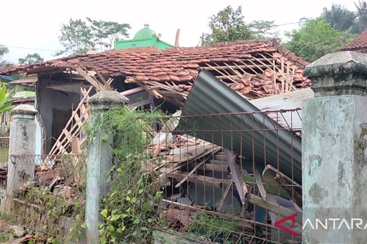 BPBD: Sebanyak 77 KK di Cianjur diungsikan karena pergerakan tanah