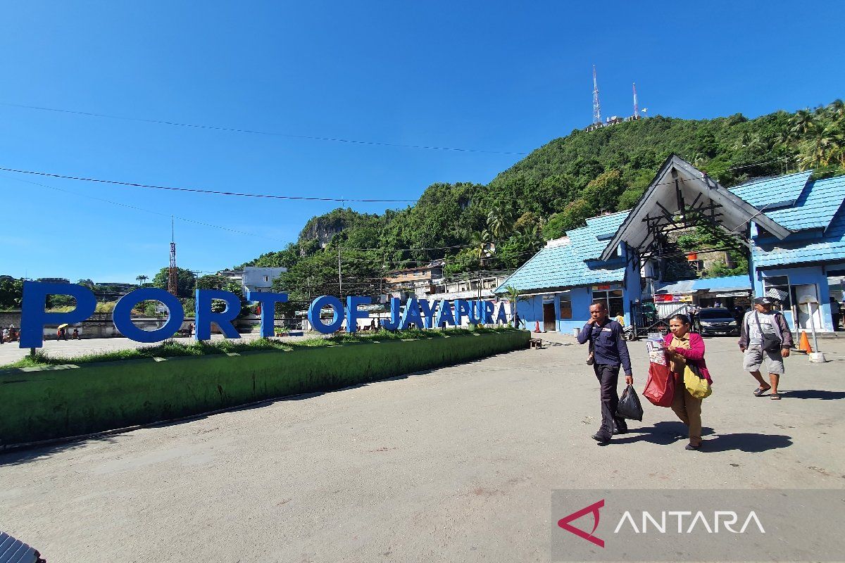 Pelabuhan Jayapura segera gunakan garbarata permudah layanan penumpang