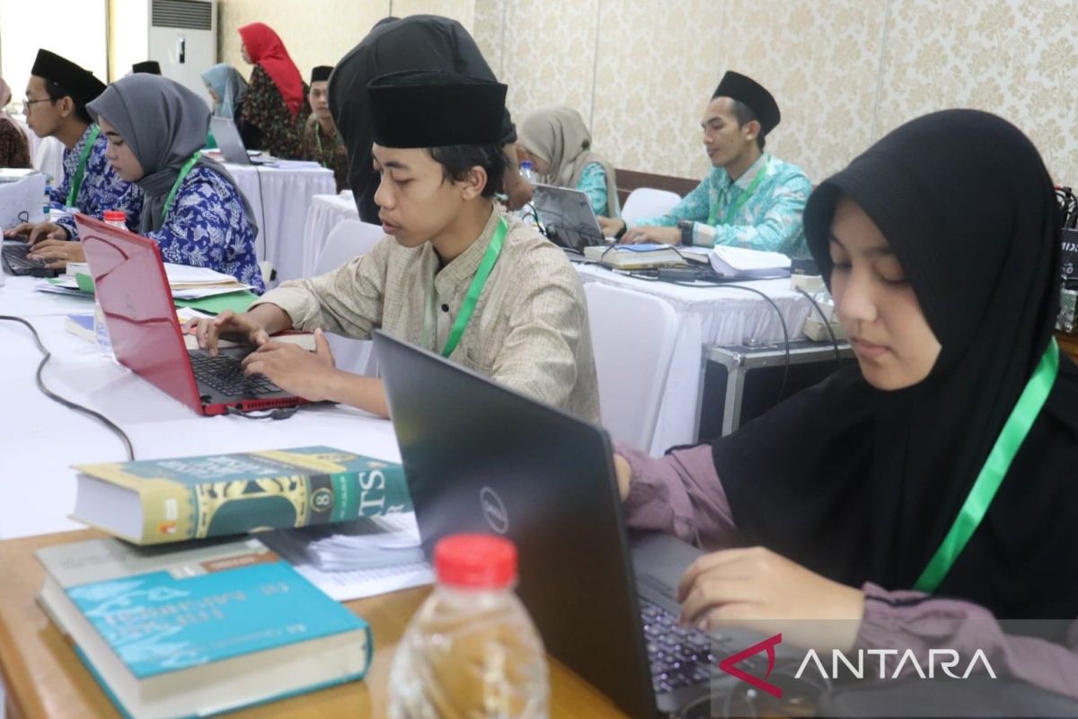 Peserta MTQ ke-38 Jawa Barat bersaing ciptakan karya tulis