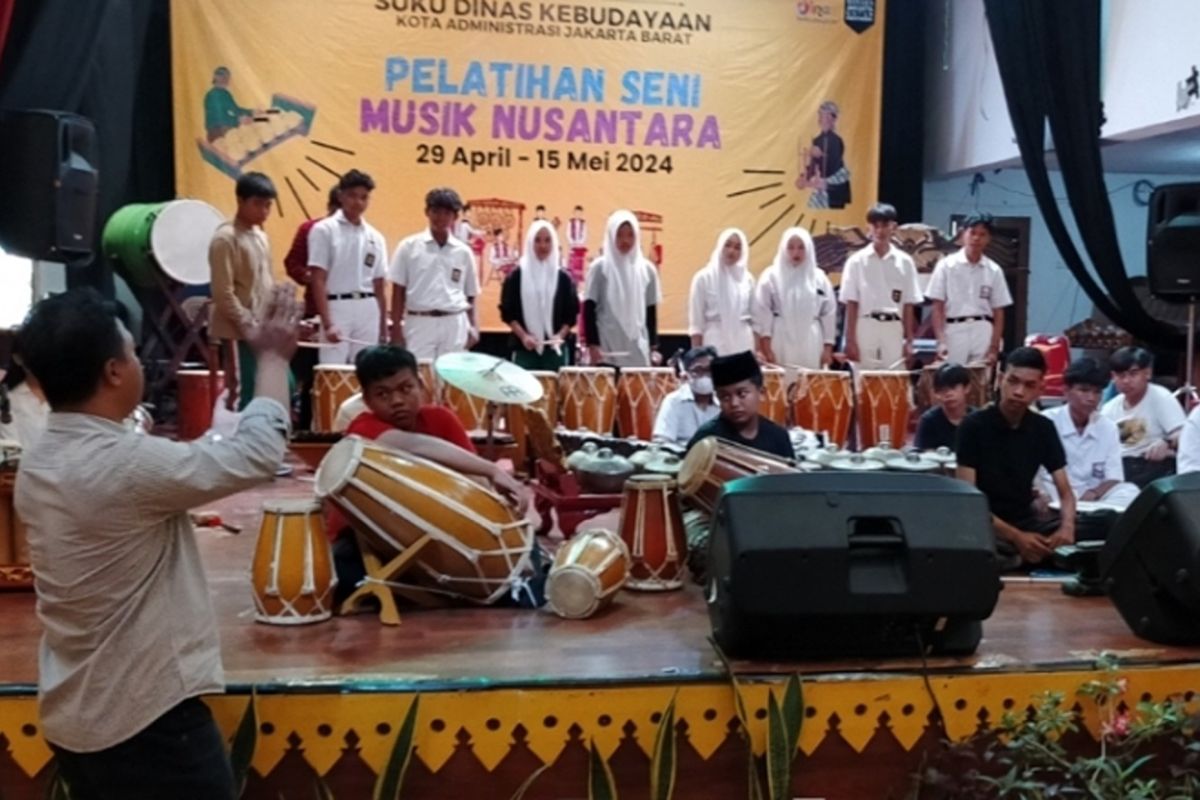 Pemkot Jakbar gelar pelatihan seni musik dukung pelestarian budaya