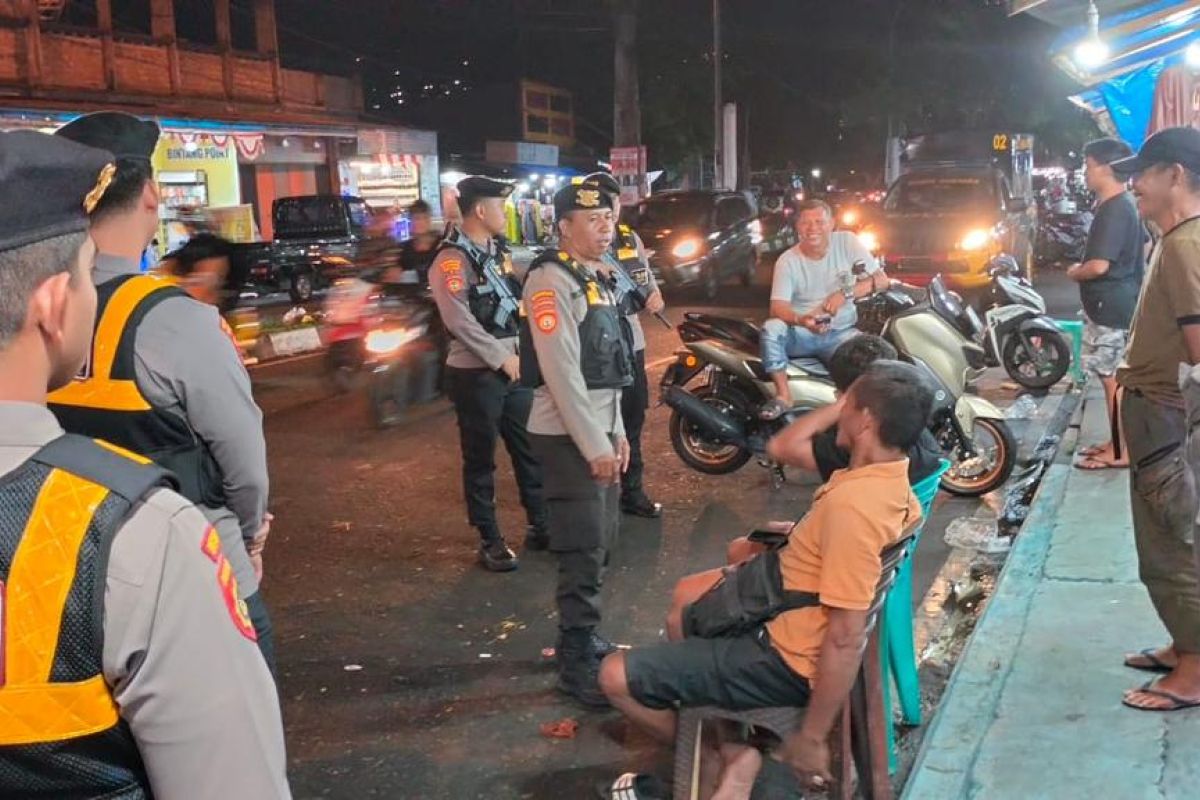 Polda Malut lakukan patroli malam jaga situasi kamtibmas di Ternate