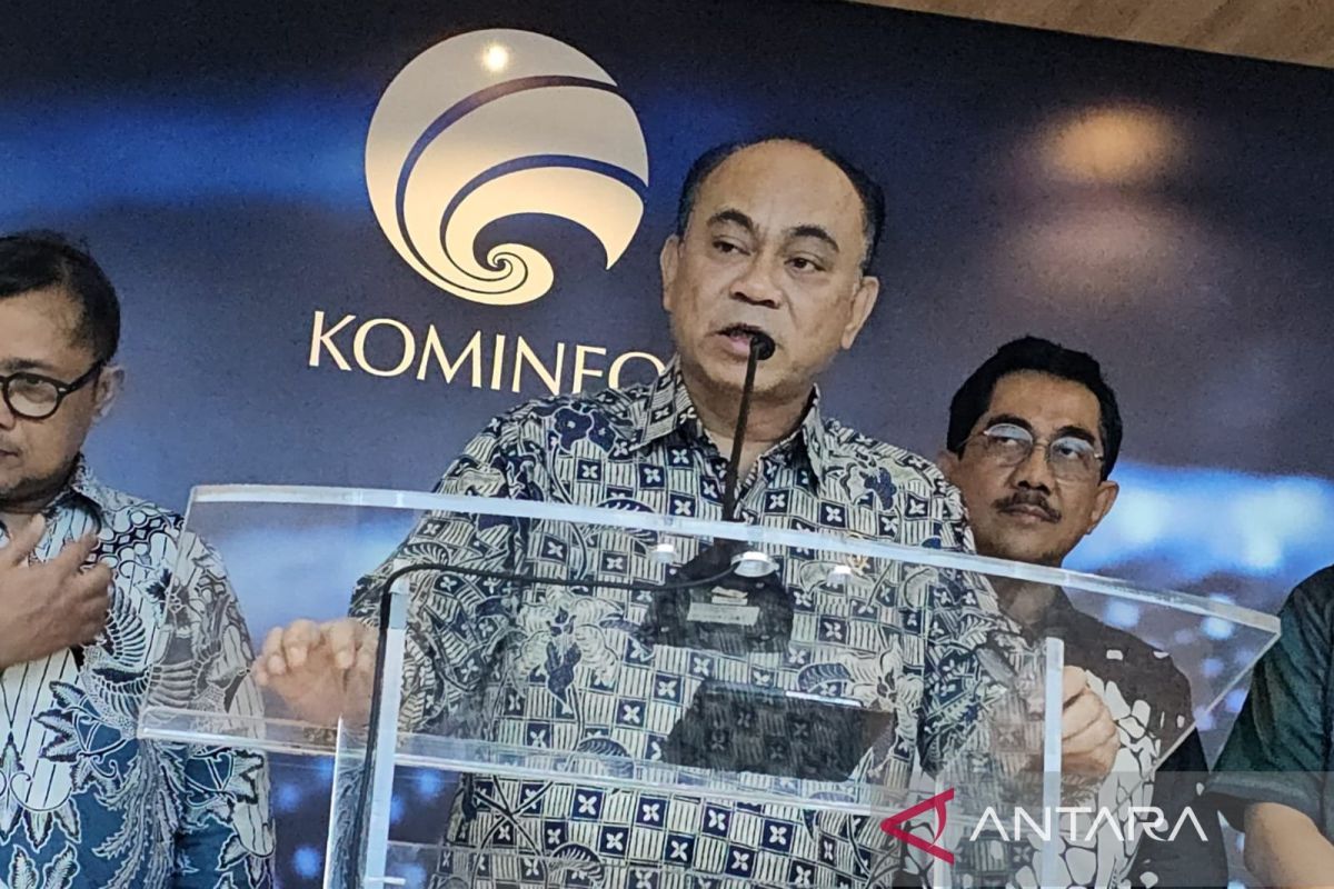 Menkominfo menyebut investasi Microsoft menjadi angin segar bagi Indonesia