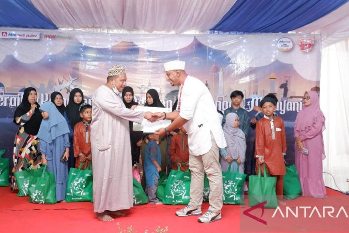 Halal Bihalal, Alfamidi beri santunan puluhan anak Panti Asuhan di Manado