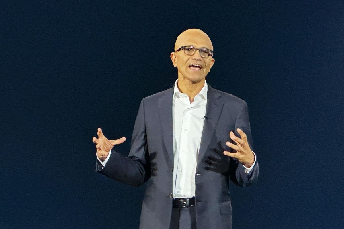 Microsoft akan beri pelatihan AI pada ratusan ribu orang di Indonesia